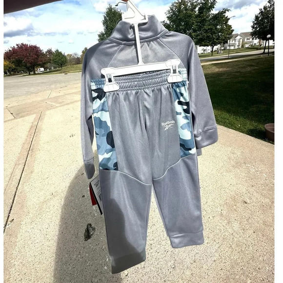 Reebok NWT Boys 2‎ Piece Grey Full Zip Track Jacket & Jogger Pants Set Size 2T - Picture 11 of 13